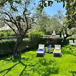 La Rodina Villa *