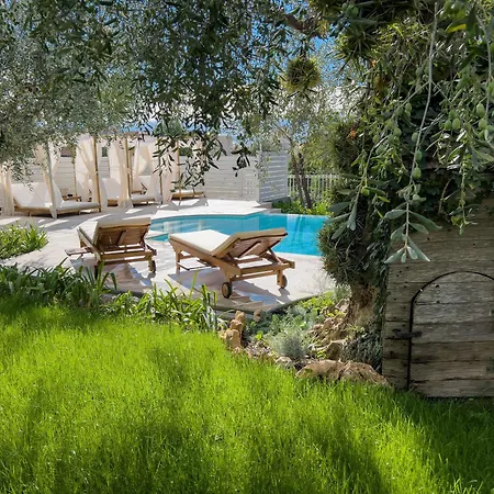 La Rodina Villa